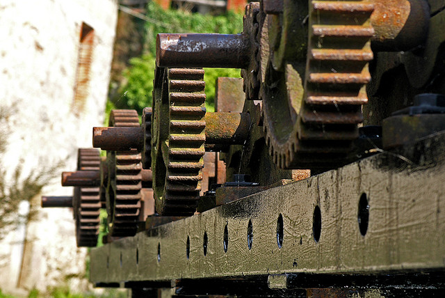 Ciudadanos y siervos. El “hombre mecánico”, la justicia y la democracia
