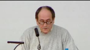 Francisco Fernández Buey en el marco de la instalación audiovisual de Frederic Amat